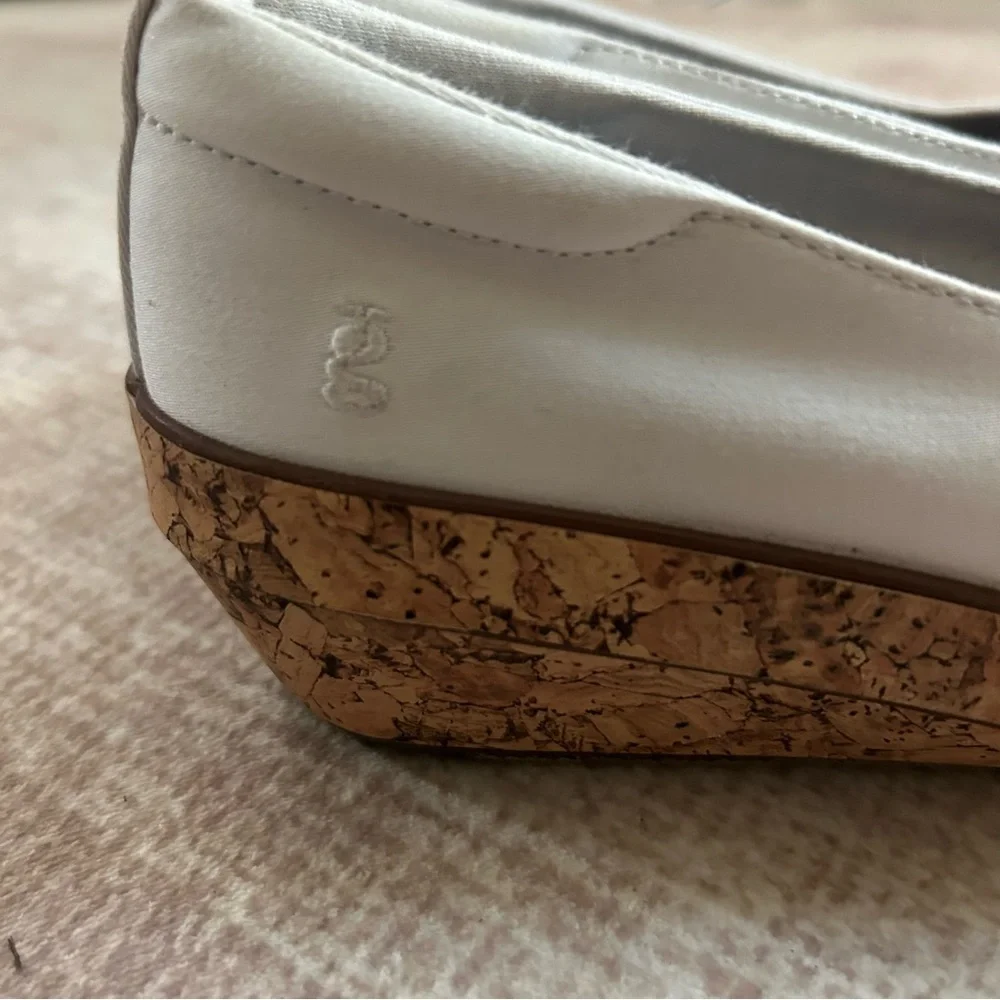 Grasshoppers White Flats with‎ Decorative Bows 6.5